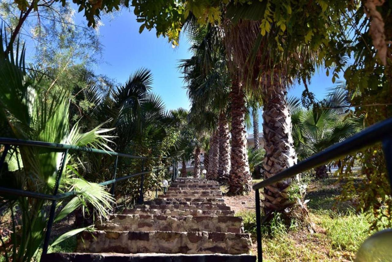 מית'ימנה Viva Mare Hotel & Spa מראה חיצוני תמונה