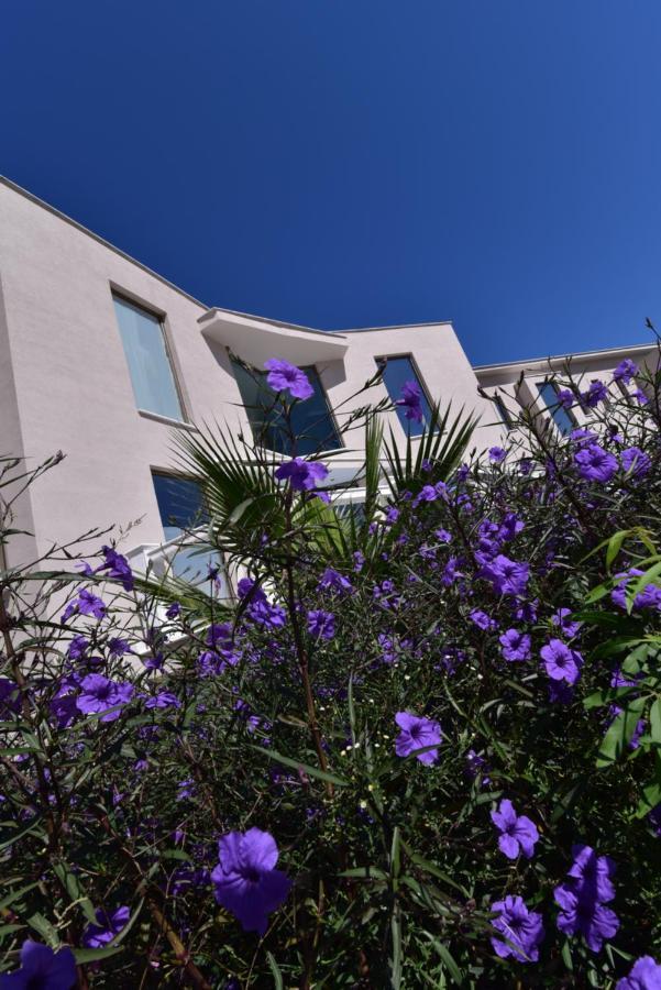 מית'ימנה Viva Mare Hotel & Spa מראה חיצוני תמונה