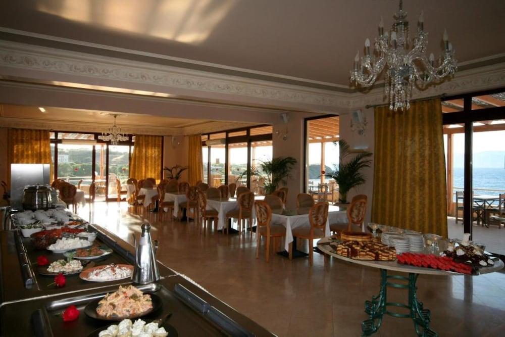 מית'ימנה Viva Mare Hotel & Spa מראה חיצוני תמונה