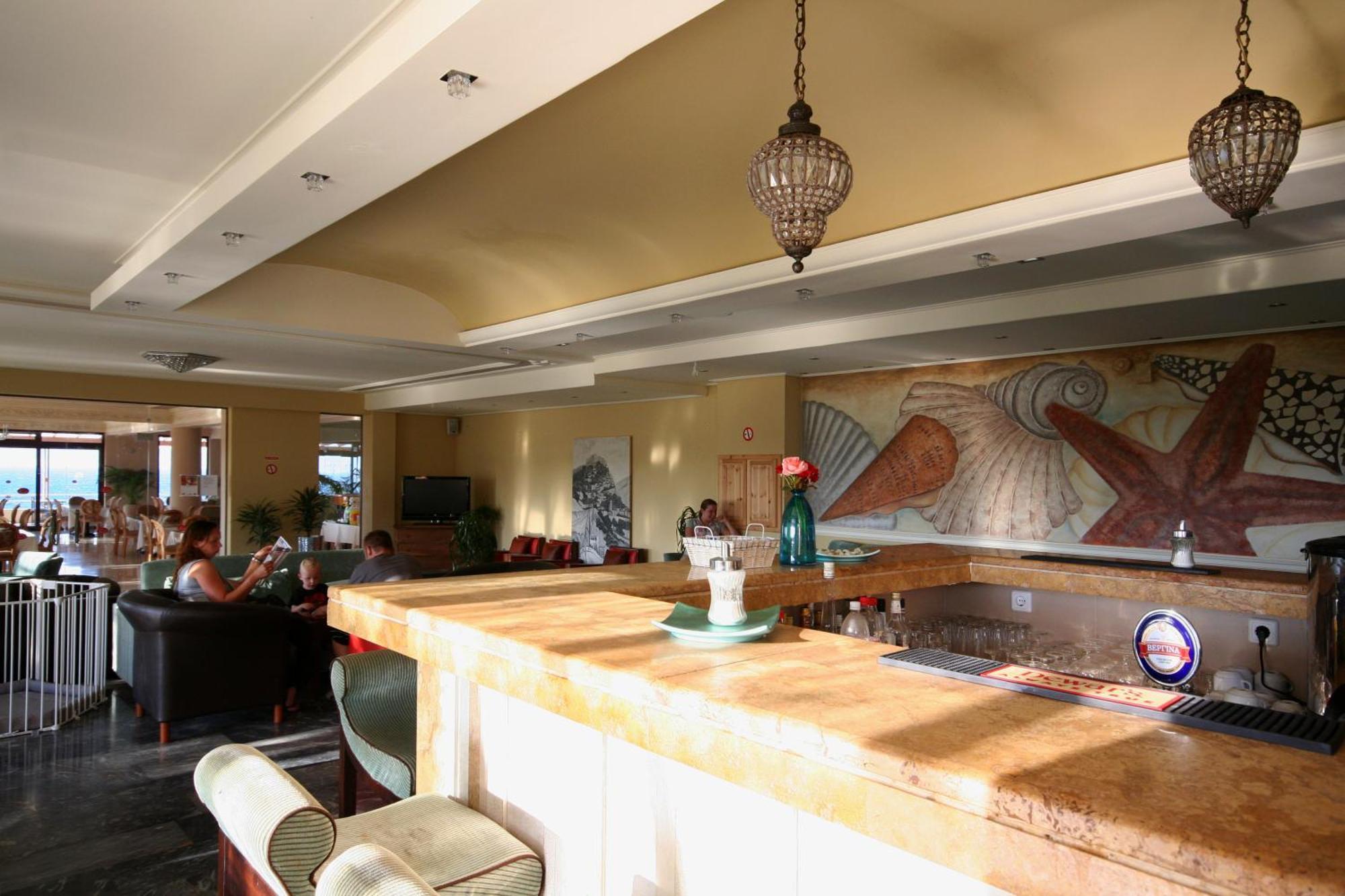 מית'ימנה Viva Mare Hotel & Spa מראה חיצוני תמונה